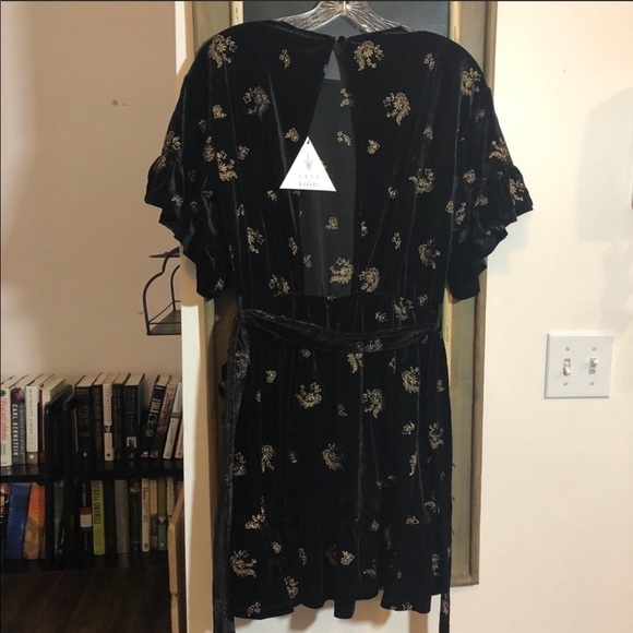 Lost + Wander Black Velvet Embroidered Mini Dress Ruffle Hem Size Large NWT - Picture 6 of 15